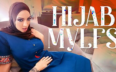 Muslim Step-sister-in-law Is Disturbed When She Sees Her Step-brother's Big Cock - Hijab MYLFs